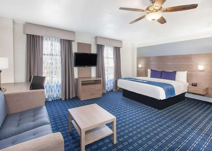 Days Inn & Suites By Wyndham Webster Nasa-Clearlake-Houston