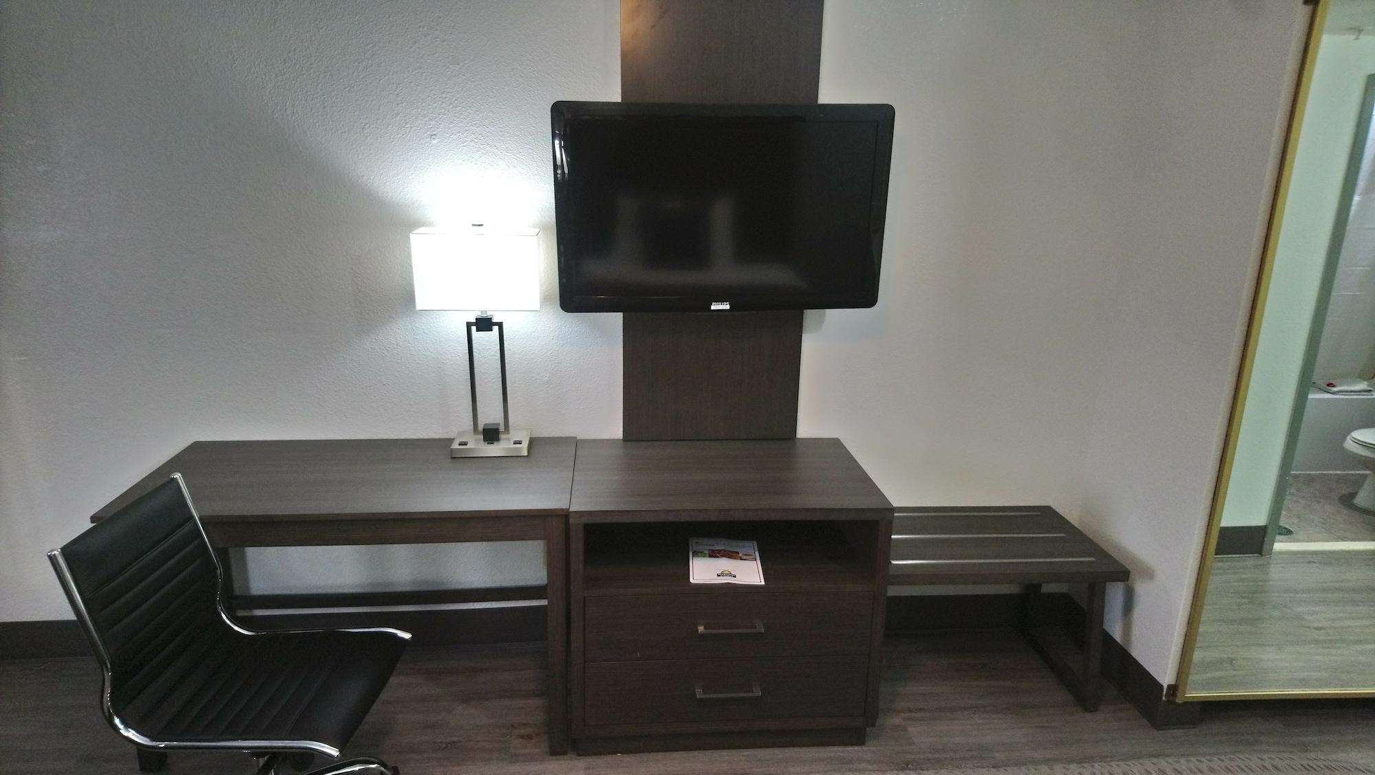 Hotel Days & By Wyndham Nasa-clearlake-houston