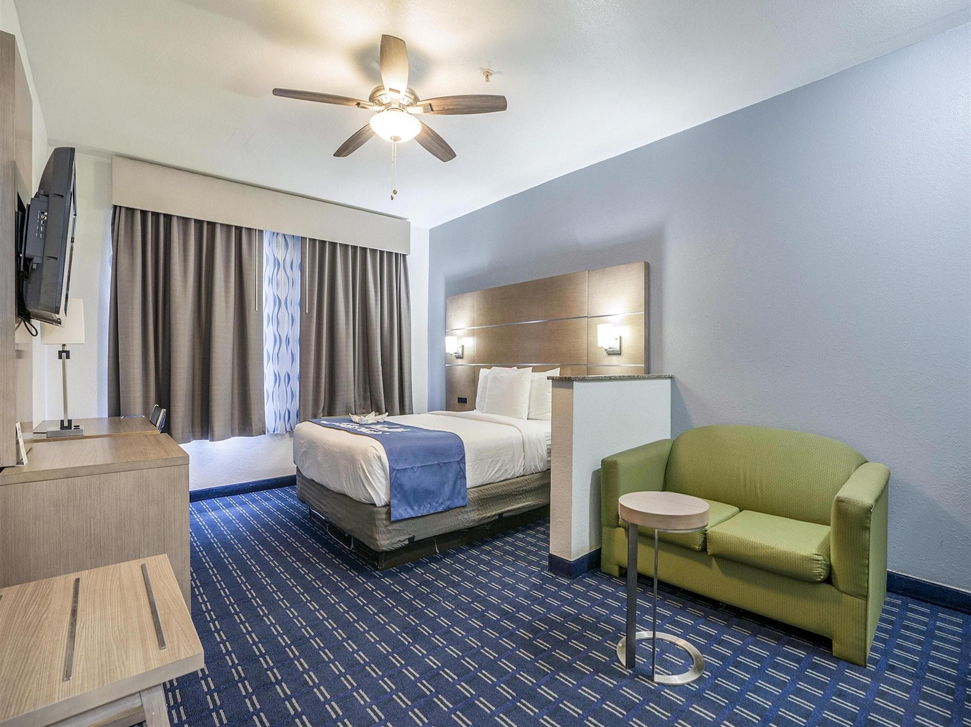 Days & By Wyndham Nasa-clearlake-houston 3*