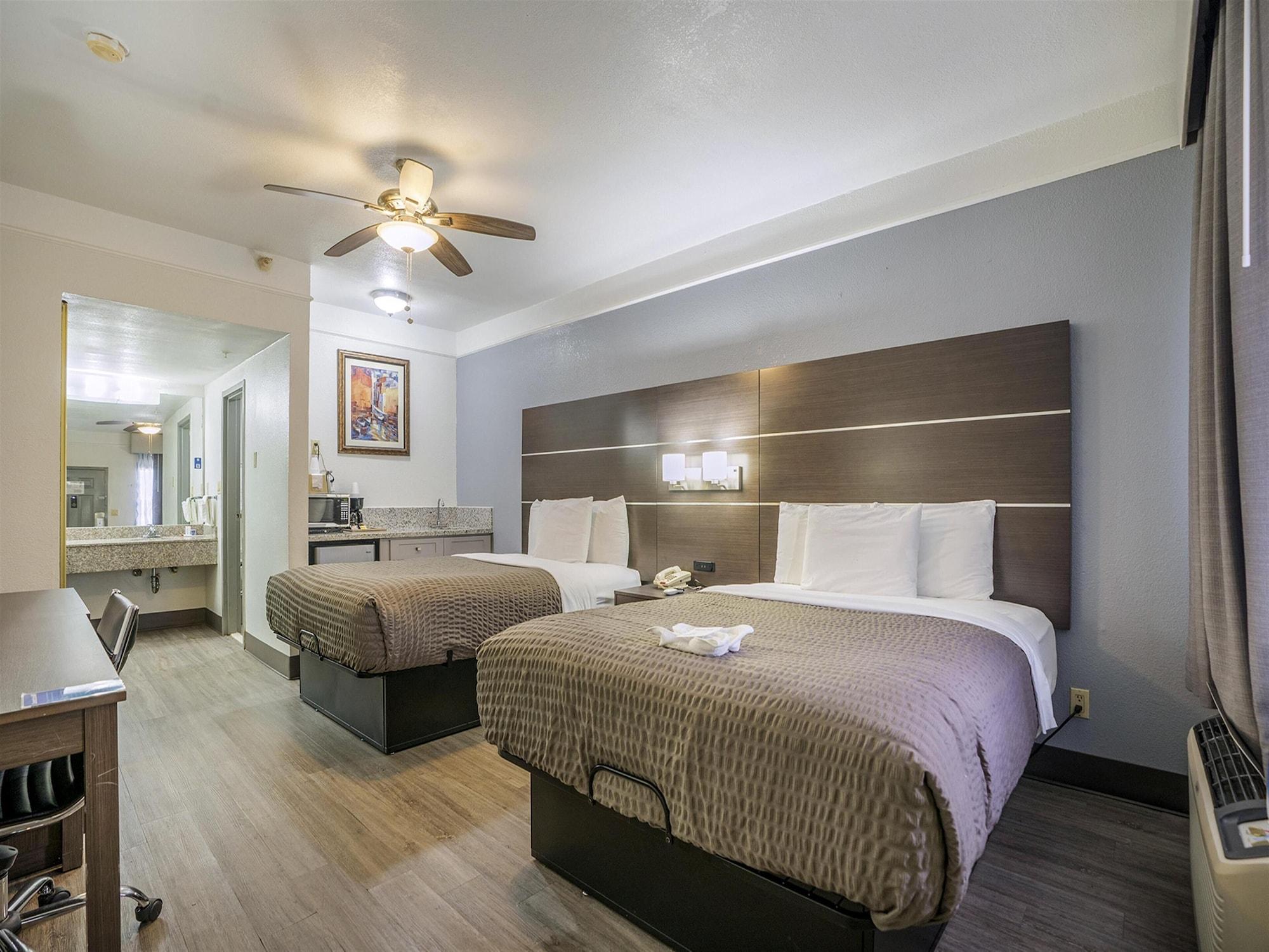 Days & By Wyndham Nasa-clearlake-houston Hotel 3*