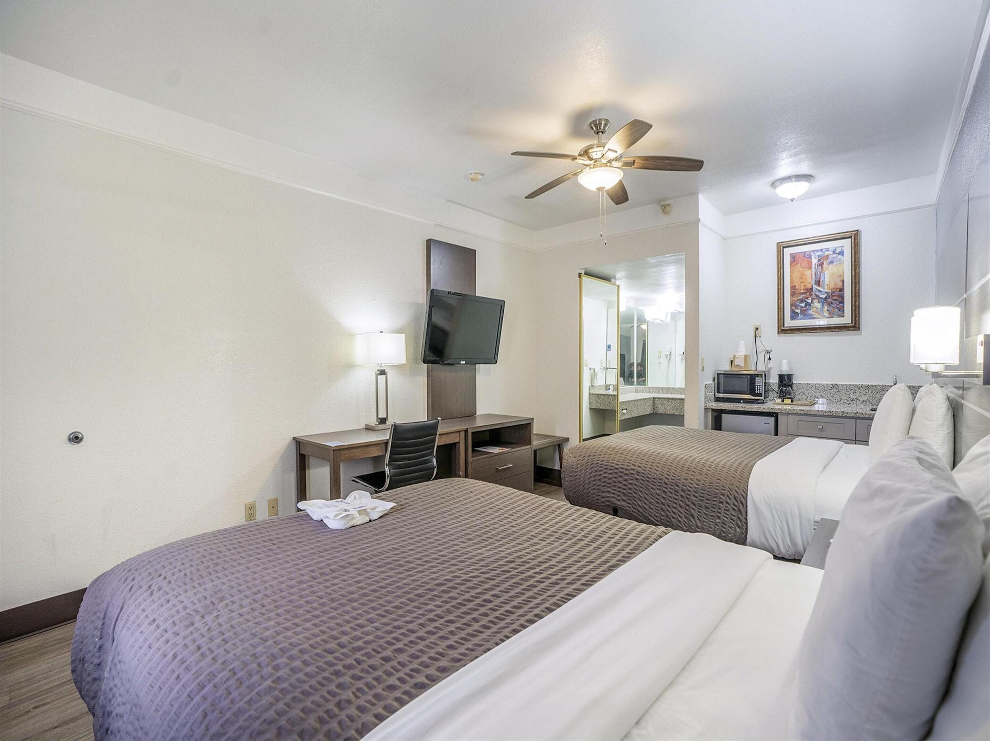 Hotel Days & By Wyndham Nasa-clearlake-houston 3*