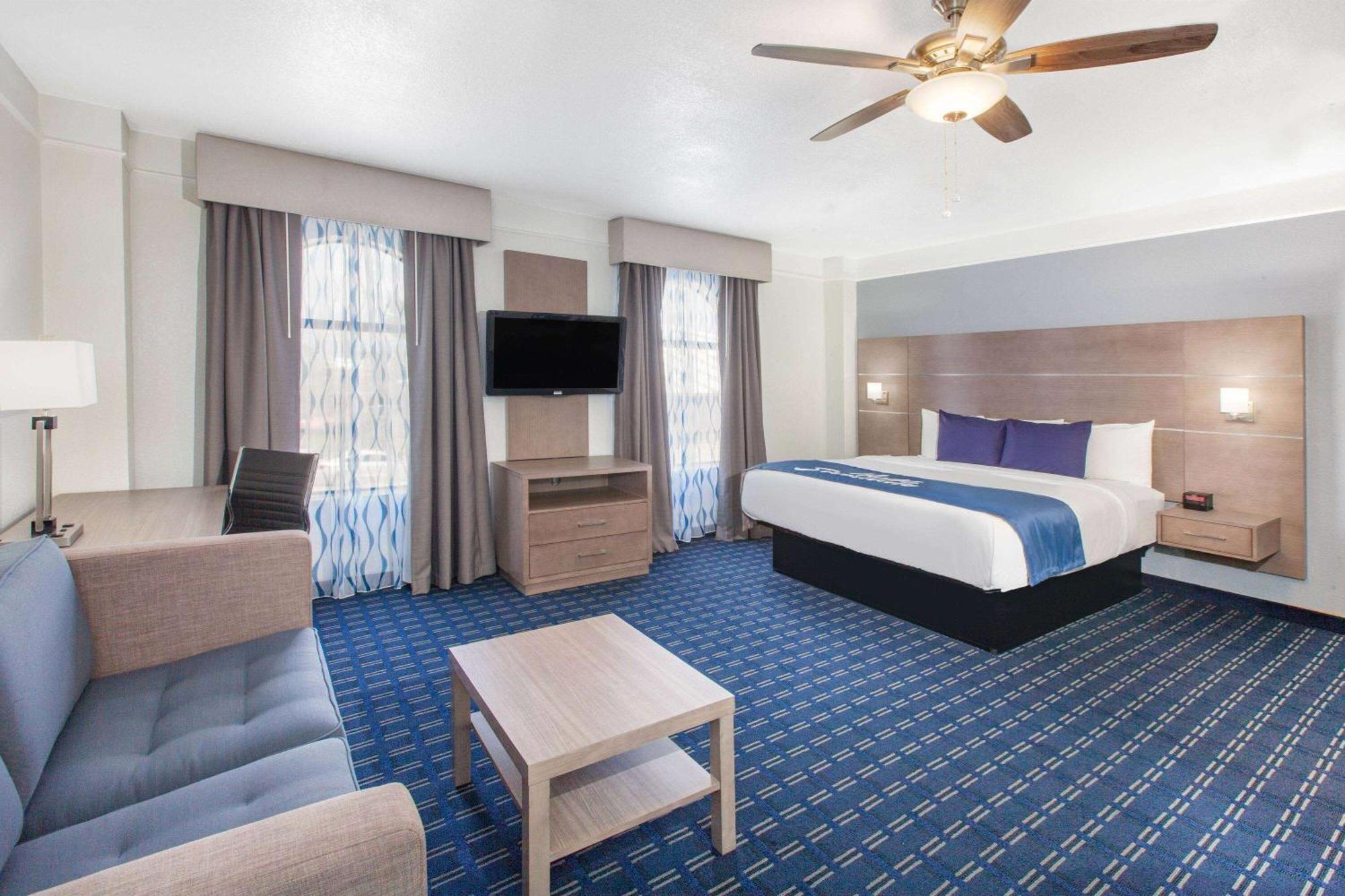 Days & By Wyndham Nasa-clearlake-houston Hotel Webster
