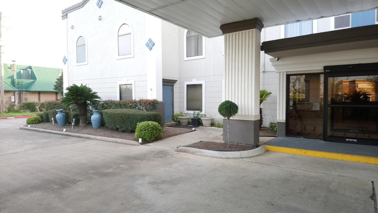 Days & By Wyndham Nasa-clearlake-houston Hotel 3*